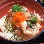 おいしい寿司と活魚料理 魚の飯 - まかない丼！