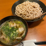 石臼挽きうどん しゅはり - 肉ざる　950円