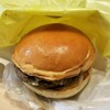 ロッテリア - ジビエ鹿肉バーガー （3種きのこのコンフィと北海道チーズ）。825円