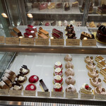 アシッドラシーヌ - ショーケース内