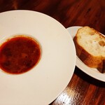 TXAGORVA - 熱々で芳醇な旨味が詰まったカタルーニャの野菜スープ、バゲットはおかわりOK