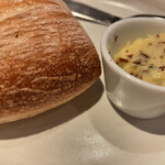 馳走2924 - 【写真⑥】パンとボルディエバター