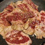 炭火焼ホルモン ぐう 本店 - 