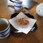 そば処 ほおずき - 最初にそばかりんとうとそば茶。