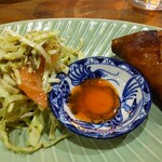 ミャンマーカレー TeTe - お茶の葉サラダとサモサ