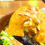 Taiga Kare - 色とりどり野菜カレー＋海老スープ　１０８０円（税込）のかぼちゃのアップ【２０２１年１２月】