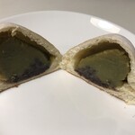 San Etowaru - 静岡産の緑茶あんぱん