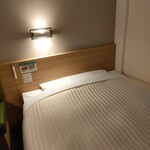 スーパーホテル - 部屋のベッド