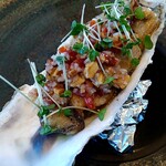 フィエルテ - ぷりクニュ♪牡蠣のムニエル⭐️食べやすくカットして下さってます♪イベリコチョリソーの脂のコク、辛味のアクセントなど計算された味わいがとても繊細です❤️