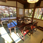 うかい鳥山 - 部屋から紅葉楽しめます