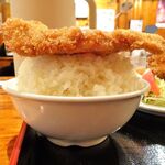 どんく - チキンカツ５枚定食（大盛）950円（スープとライスのおかわり１回、ライス大盛サービス）