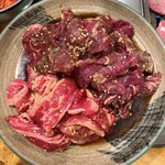 朱雀門 - 上がハラミ、下がカルビ