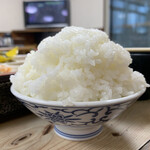 ゆうすげ温泉 - 『ゆうすげ温泉旅館』「朝食」お代わり用のご飯はお櫃で提供されるわけだが、何だか一人で食べ尽くしてしまった感がある。てんこ盛りで三杯は戴いただろうか。。。笑