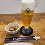ダイニング WAZN - お通しはキノコのバターソテーって感じで。旨い。