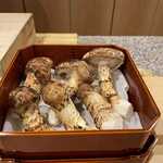 勢麟 - 朝採れの長野産松茸