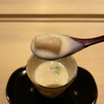 すし宮川  - 貝柱が中にたっぷり隠れております