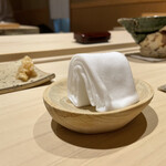 すし宮川  - 指拭き