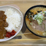 お食事処 なごみ - ピリ辛スタミナ味噌ラーメン　700円  手作りポークカレー　290円