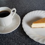 Isawastream - デザートのチーズケーキと、食事のセットのコーヒー！
