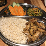 ヒマラヤテーブル - チキンタスセット。ポン菓子って懐かしい(そう言う名前だったんだなぁ)。甘味が付いているわけではなし。持ち運びのしやすさとかでお米の代わりになったんだろうか？