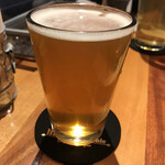 ヒマラヤテーブル - 新天地。京都醸造が作るとラガーもこうなるんだなぁ。甘味がやや強め、わりとのんびり飲みたいラガー。