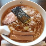 銀竹 - 雲呑麺(750円也) 美しい盛り付けです！