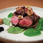 "Shiretoko Beef Rump Steak 100g" is full of the natural flavor of high-quality meat in every bite.