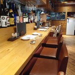 鶏と魚と炭火焼き 燈 - カウンター