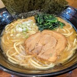 濃厚豚骨らーめん 吉春家 - 豚骨醤油ラーメン