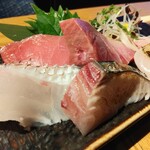 鶏と魚と炭火焼き 燈 - のどぐろ入りおまかせ刺し盛り一人前780円