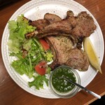 スパイスバザール アチャカナ - 【ラムチョップ2本】800円　×2　優しくてやわらけぇ