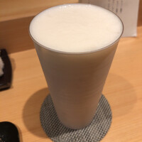 鳥匠 いし井 - キリン一番搾り 生　
                    →大阪駅からかなりの早足でこちらにお伺いしましたので、最初は珍しく生！こちらの綺麗な陶器で頂くと不思議に美味しく感じます♪