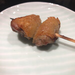 鳥匠 いし井 - ノーマルな腿とはまた異なる味わい♪よりジューシーで旨味も凄いです！これ好き♡