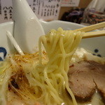 浅草名代らーめん 与ろゐ屋 - 【〜 季節のらーめん 秋の豆乳塩らーめん 〜】麺は気持ち太めな感じでした。