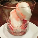 ヴィアート - 【'12/12/12撮影】木戸シェフ自慢 本日のスペシャリテ 1000円 のライチのシャベット ストロベリーソース掛け
