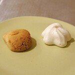 ANGELO COURT TOKYO - Piccola Pasticceria（一口の小菓子）　　バーチ ディ ダーマ と メレンゲ