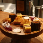 IZA - ミニャルディーズ