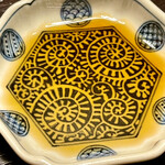 鳥田中 - 味変の田中さん特製煎り酒もついてきました　酸味と香りが抜群でこれだけで酒が呑めます