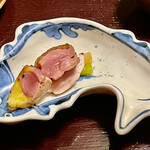 鳥田中 - ホロホロ鳥の炙りはムネとモモ　香りが素晴らし