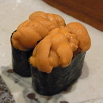 礎 - バフンウニ　　パリッとした海苔の風味が加わり甘みを引き立たせている　飲み込んだあとも余韻を楽しめるほど濃い