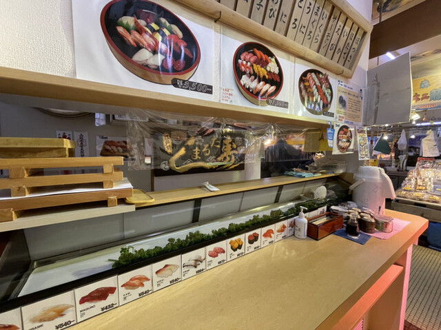 店内カウンター