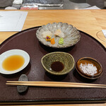 馳走 啐啄一十  - 左からポン酢、醤油、キプロスの塩