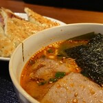 むつぎく - ピリ辛ごま味噌ラーメン & 餃子