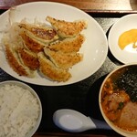 むつぎく - Bランチセット(餃子8個・半ラーメン・ご飯・おしんこ)