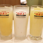 トンテキ食堂8 - 白桃100％(300円)、インドウイスキー(マッキントッシュ)の牛乳割(400円)、マンゴーヨーグルト(300円)