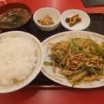 Toukaen - 青椒肉絲定食（957円）