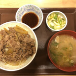 Sukiya - 牛丼中盛豚汁お新香セット
                      コチュジャンたれ