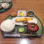 鮭山マス男商店 - 料理写真:厚切りトラウトサーモン膳