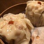 Homemade chicken shumai (2 pieces)