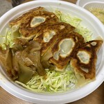 大和名物大餃子の店　サイヨー - 名物！大餃子丼。前より餃子が小さくなっていました。